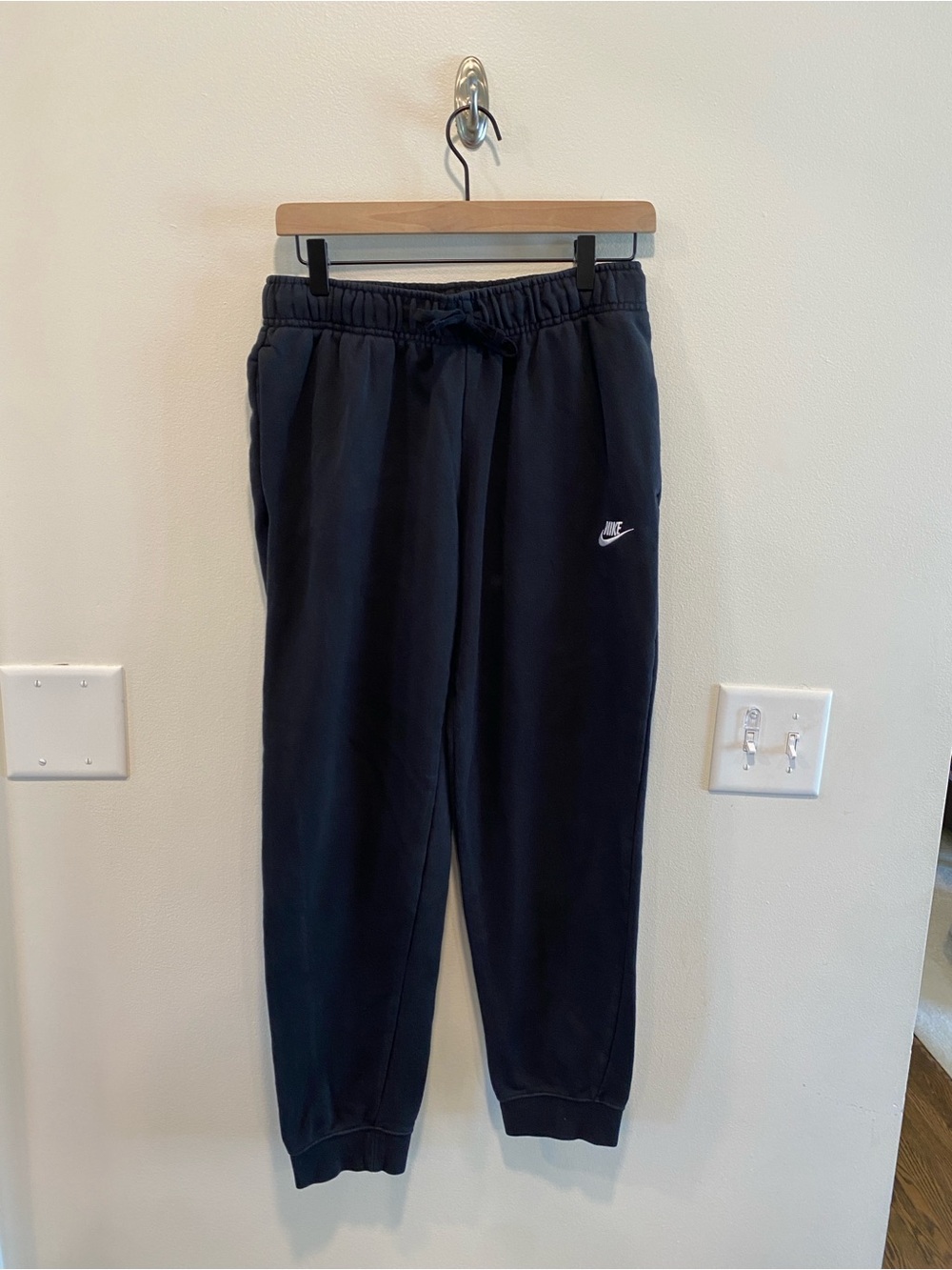 Nike Sportswear Club Fleece sweatpants joggers men’s medium athletic athleisure